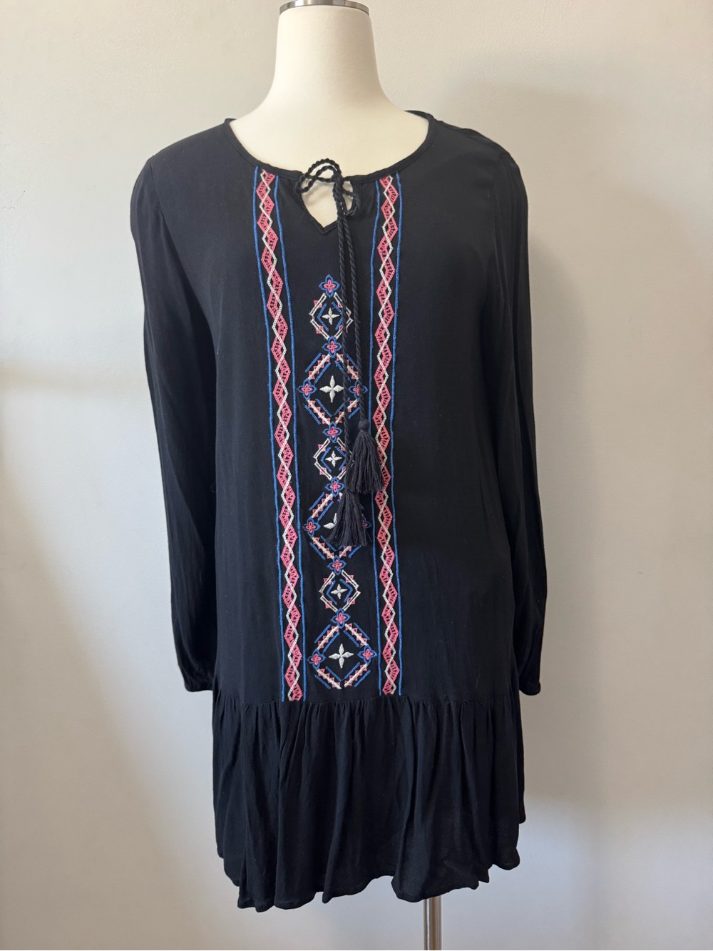 Flying Tomato Black Long-Sleeve Embroidered Tassel Tunic Large